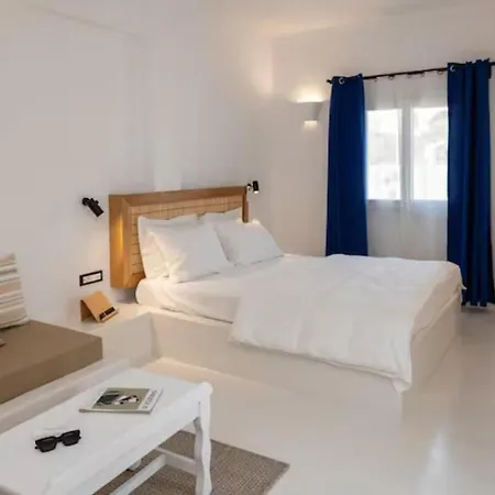 Guest house Piccole Kamari (Santorini)